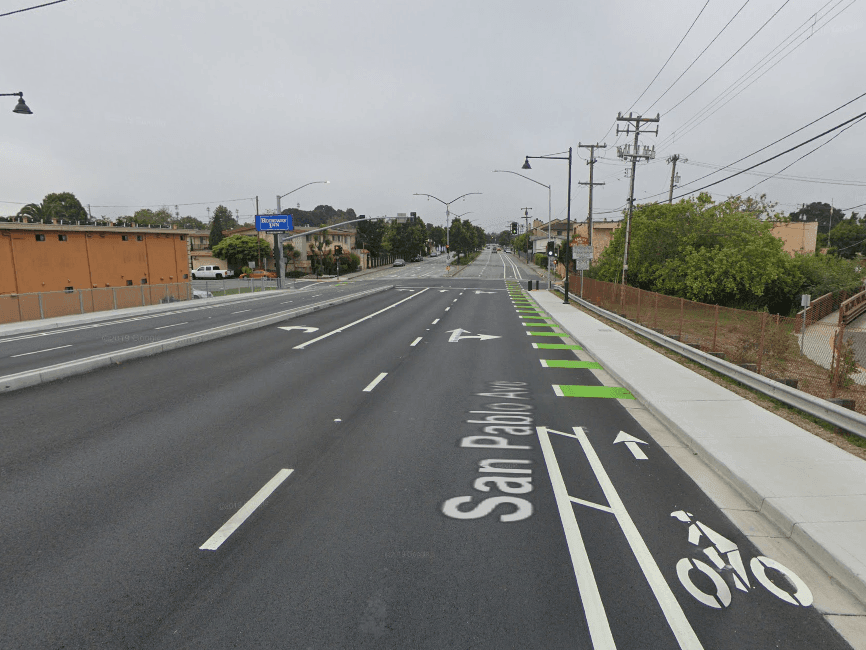 San Pablo Avenue Complete Streets "after" photo / Calle completa Avenida San Pablo