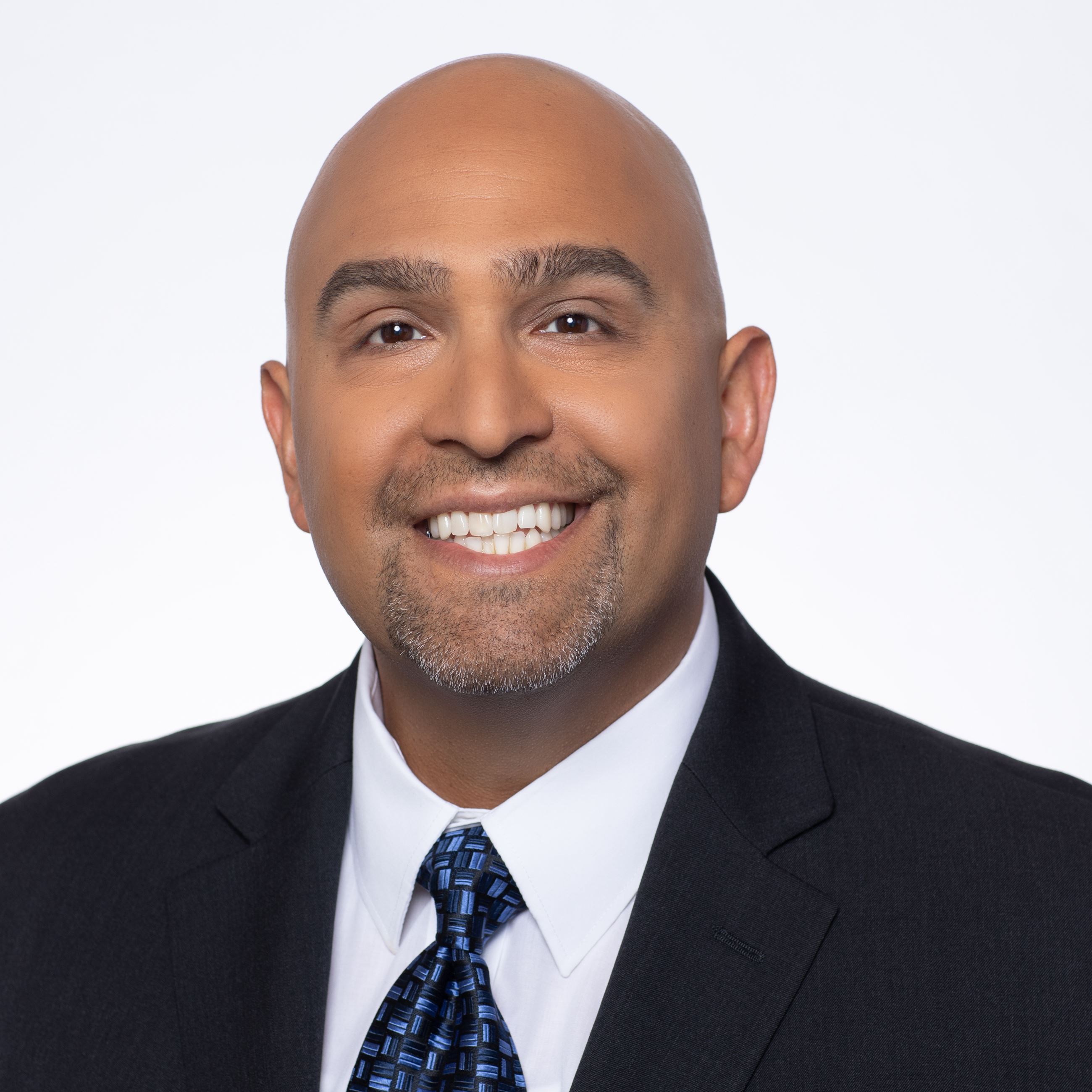 Arturo_Castillo_24C1778_SQ1_Hi_Res (1)